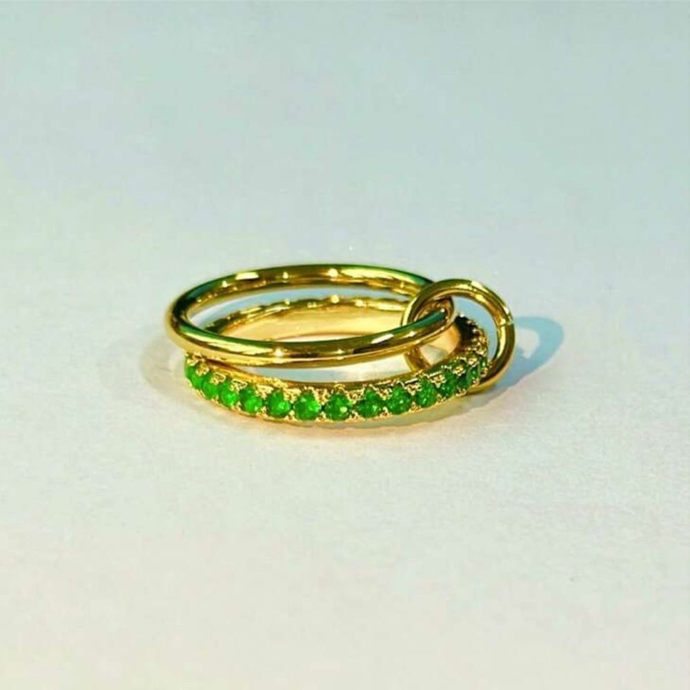 Green diamond ring Q360